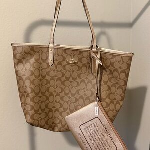 Coach NWOT Tan Signature Reversible Tote with Pouch